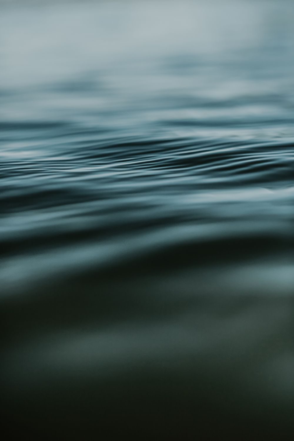 Una superficie d'acqua calma